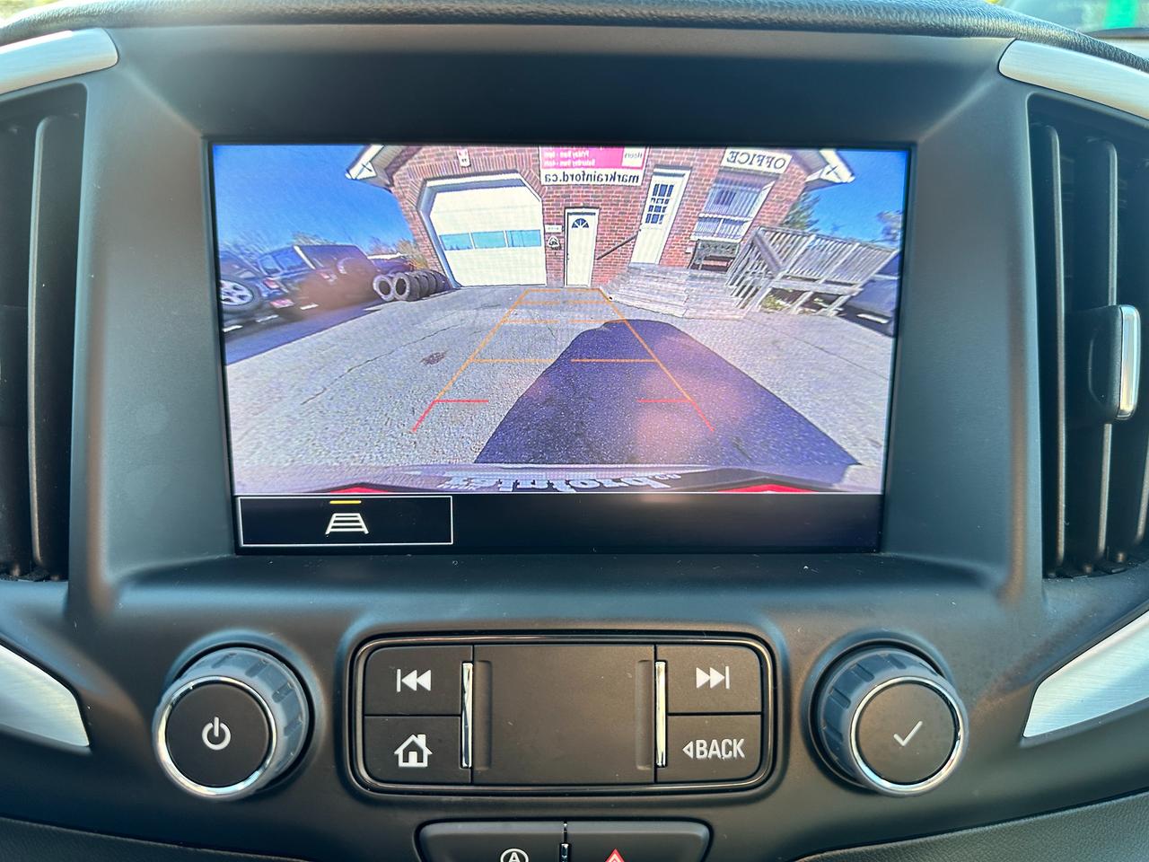 2024 GMC Terrain SLT ELEV. AWD HTD-LTHR PanoRoof XM PowerGate RvCam Photo