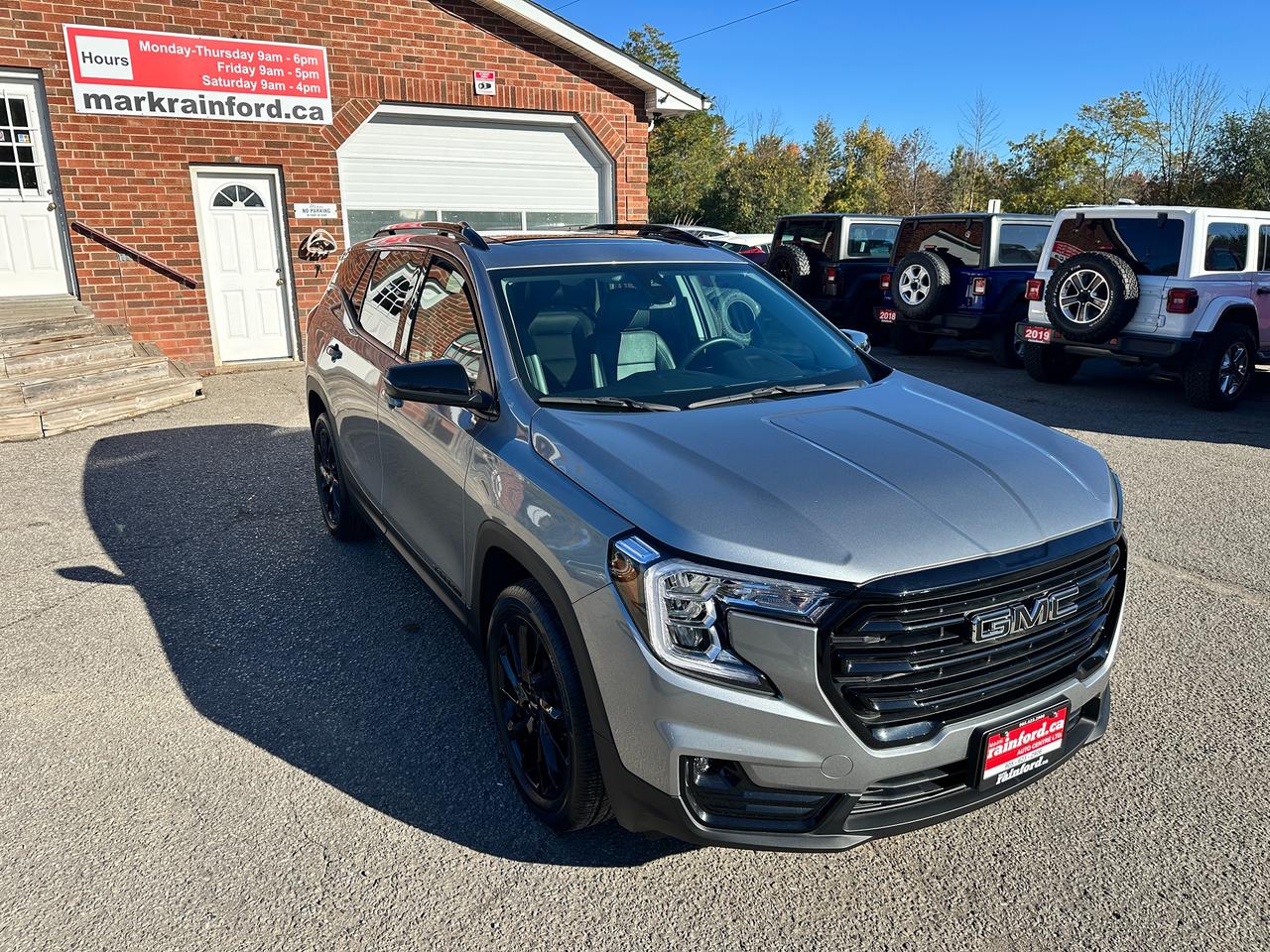2024 GMC Terrain SLT ELEV. AWD HTD-LTHR PanoRoof XM PowerGate RvCam Photo