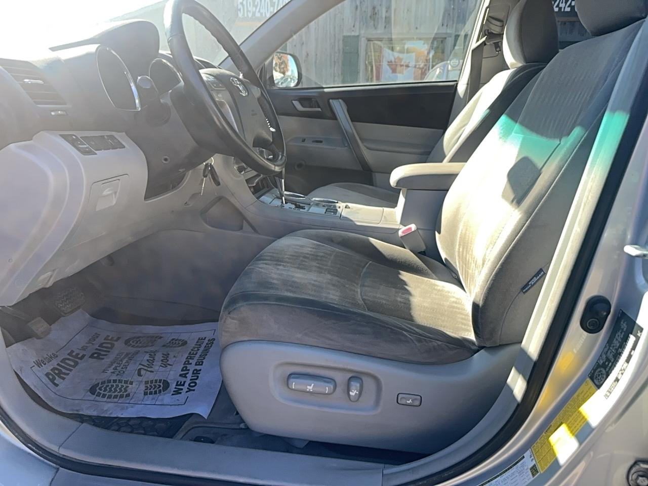 2009 Toyota Highlander V6 Photo