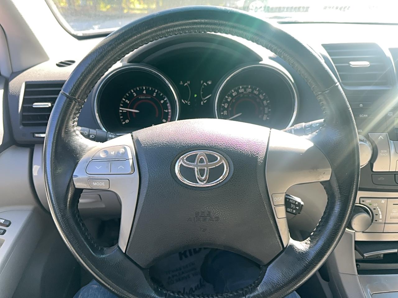 2009 Toyota Highlander V6 Photo