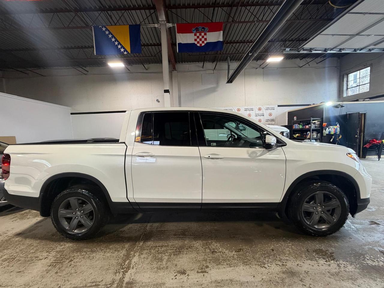 2021 Honda Ridgeline TOURING | HEATED SEATS | LEATHER | SUNROOF Photo