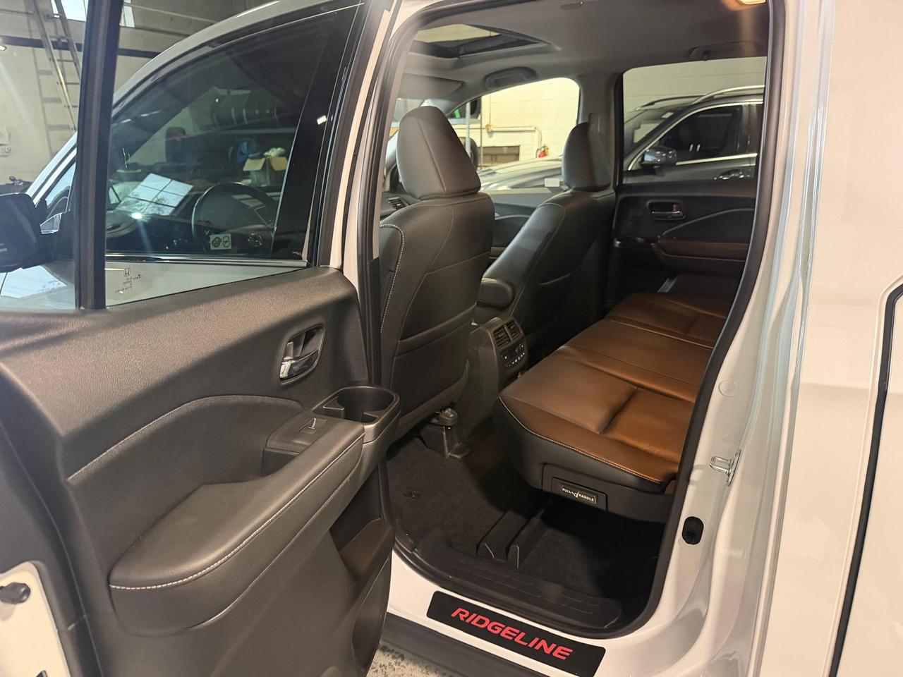 2021 Honda Ridgeline TOURING | HEATED SEATS | LEATHER | SUNROOF Photo