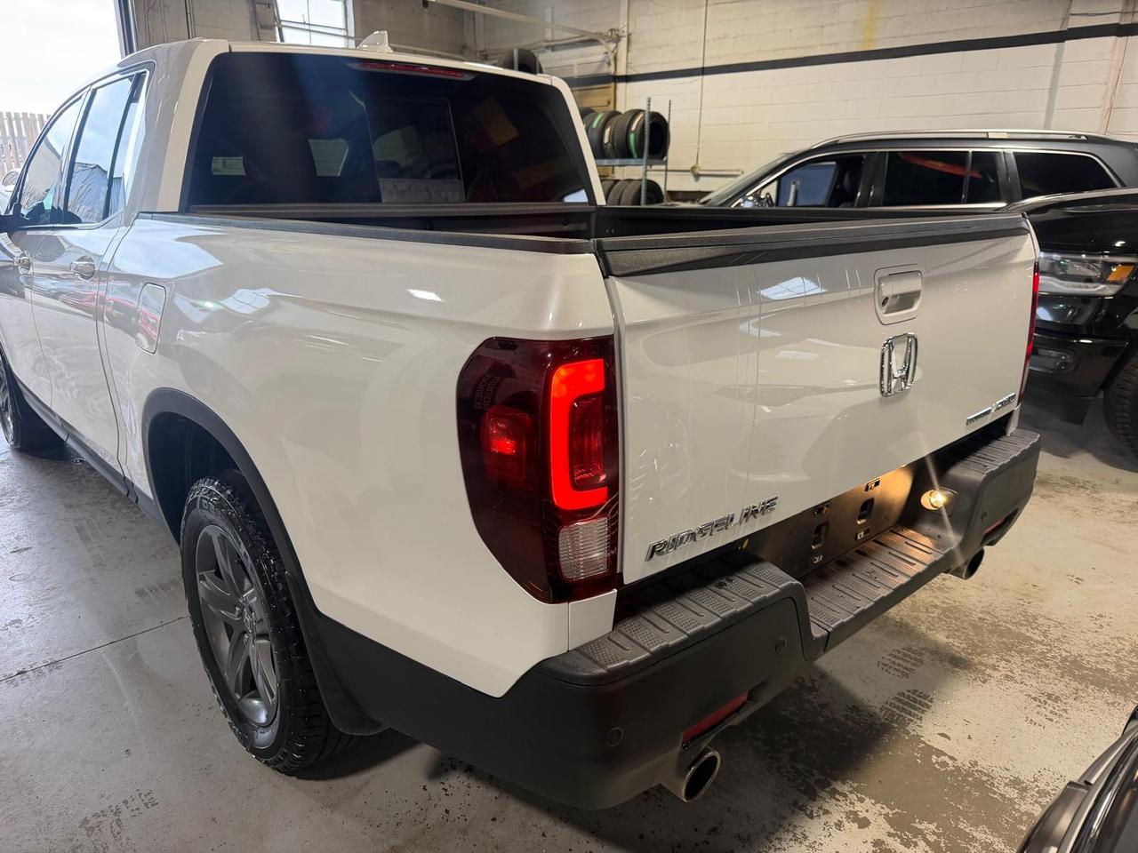 2021 Honda Ridgeline TOURING | HEATED SEATS | LEATHER | SUNROOF Photo
