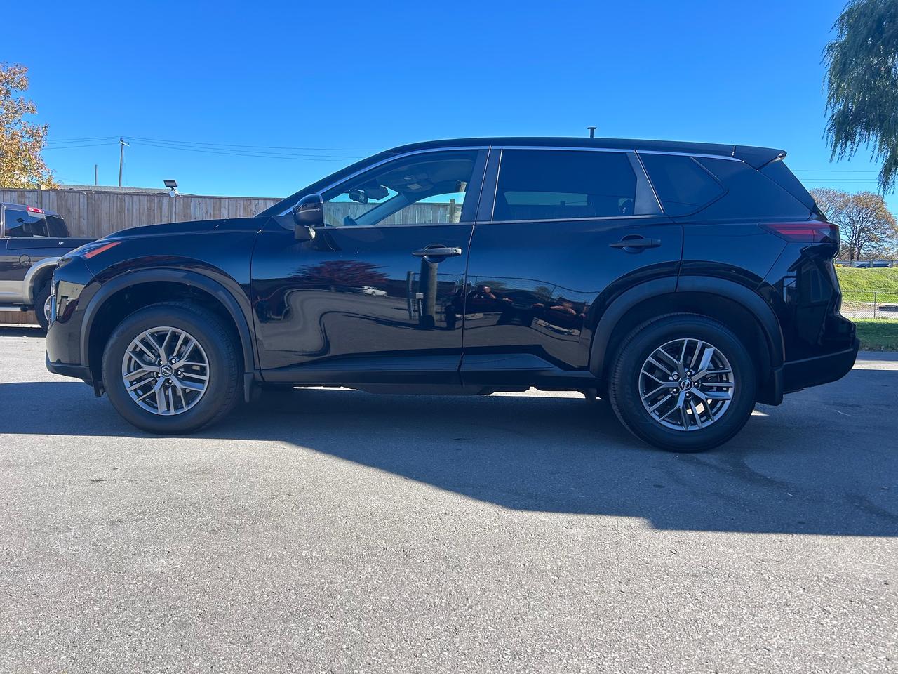 2024 Nissan Rogue AWD S Photo1