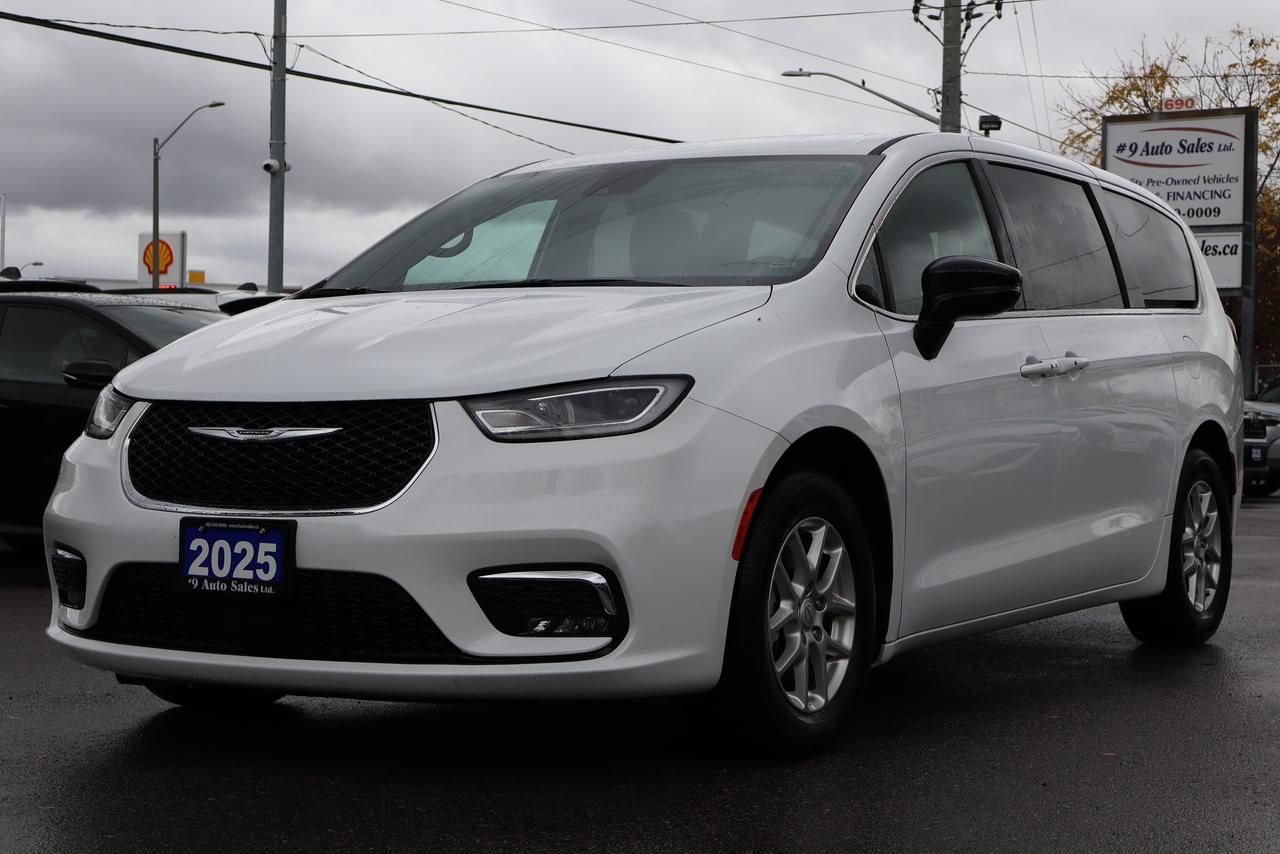 2025 Chrysler Pacifica Select FWD Photo