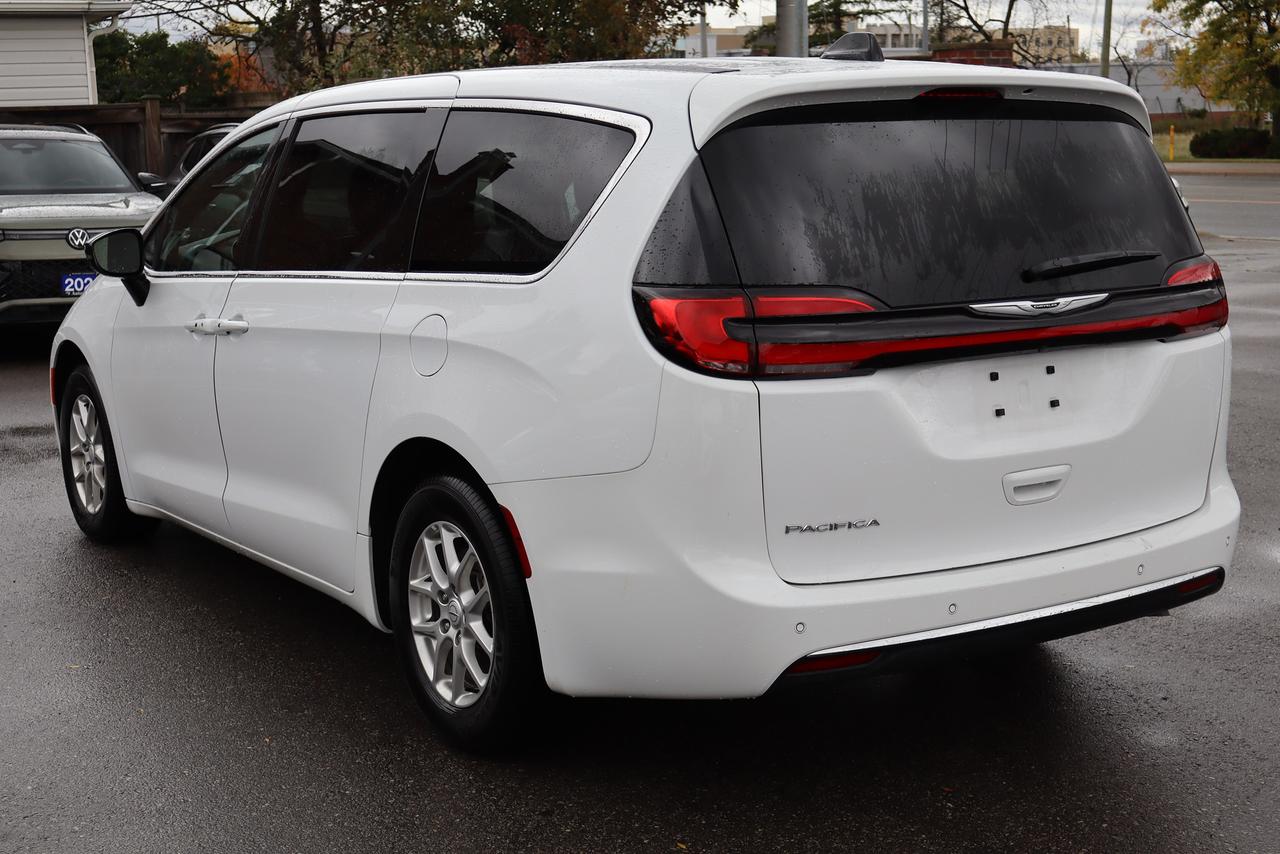 2025 Chrysler Pacifica Select FWD Photo