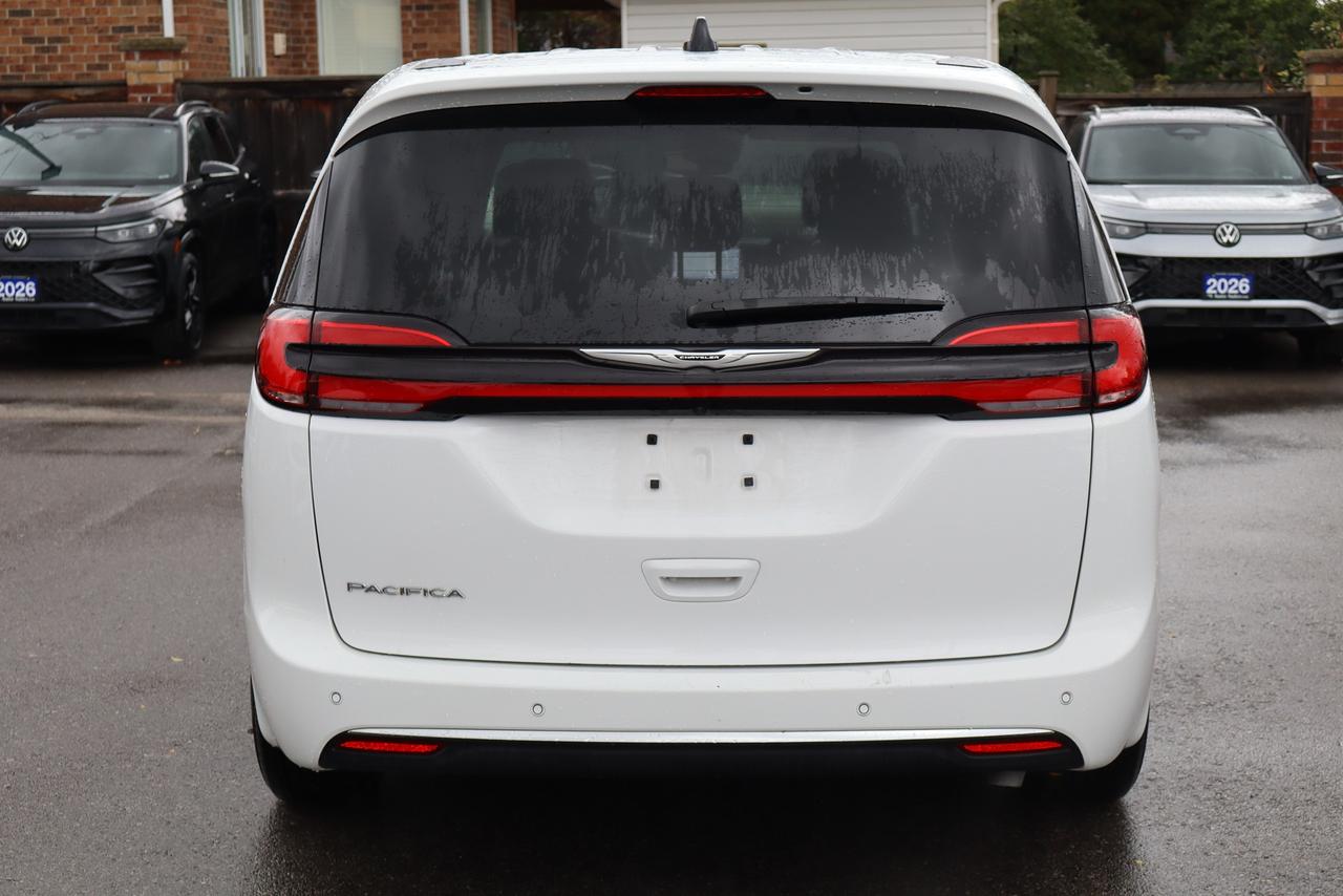2025 Chrysler Pacifica Select FWD Photo