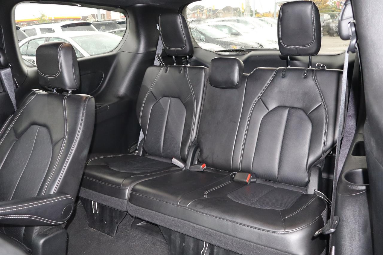 2025 Chrysler Pacifica Select FWD Photo
