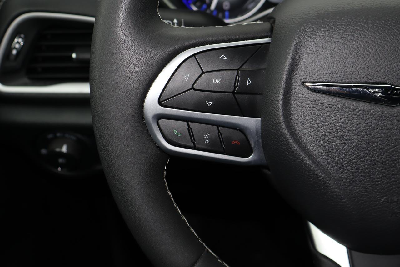 2025 Chrysler Pacifica Select FWD Photo