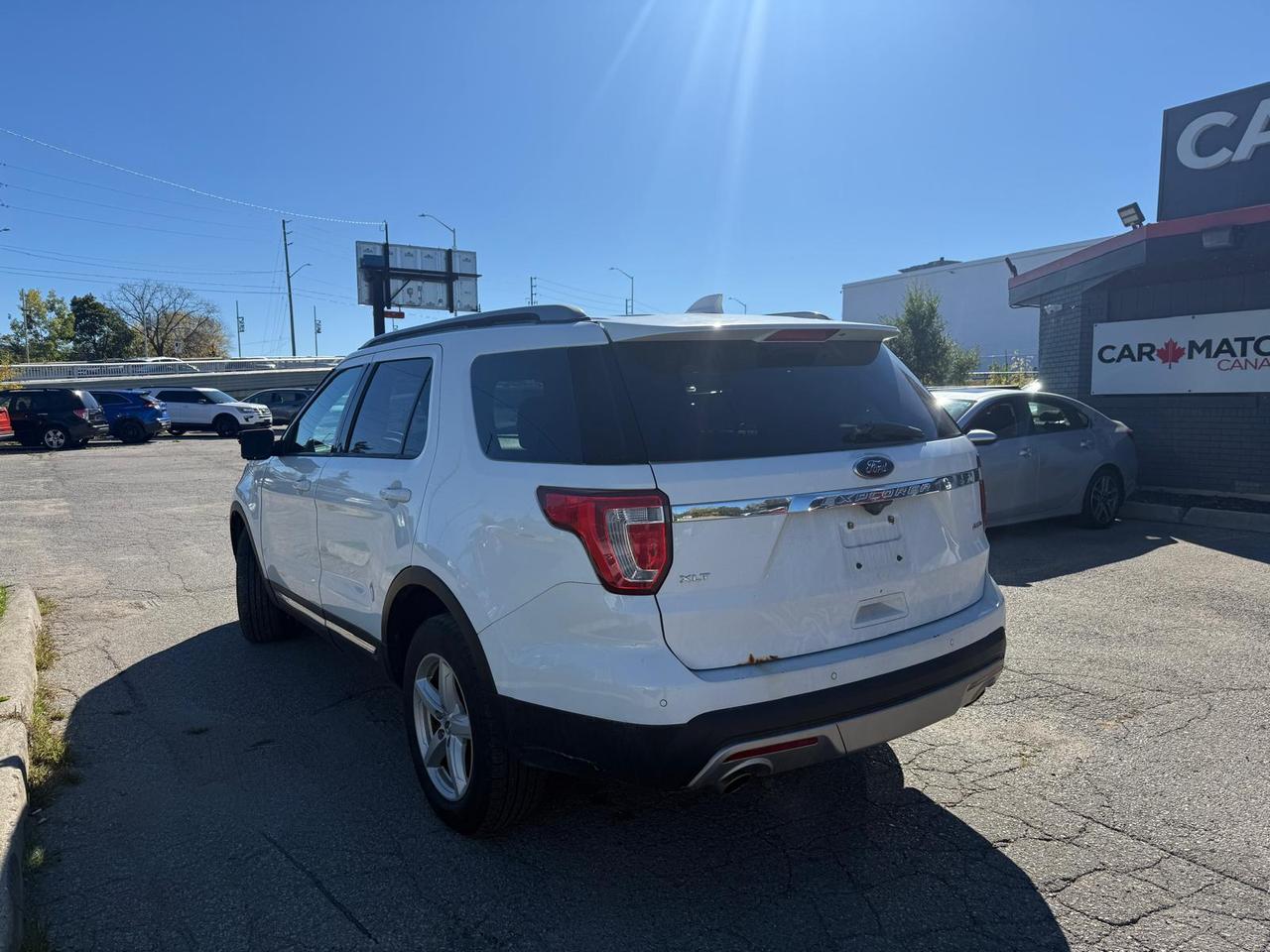 2017 Ford Explorer 4WD XLT / AUTO / YOU SAFETY YOU SAVE Photo1