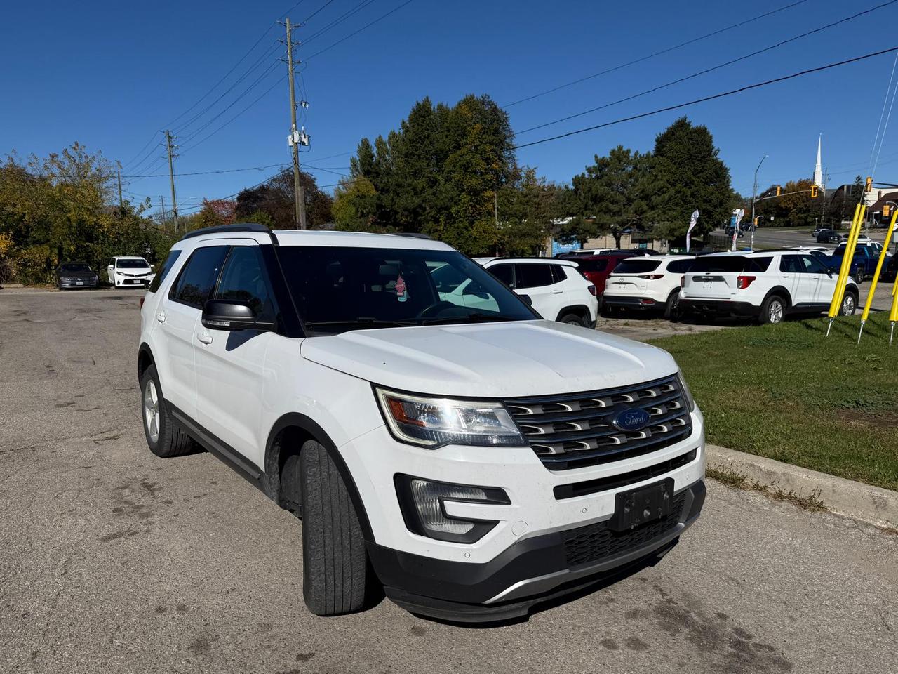 2017 Ford Explorer 4WD XLT / AUTO / YOU SAFETY YOU SAVE Photo3