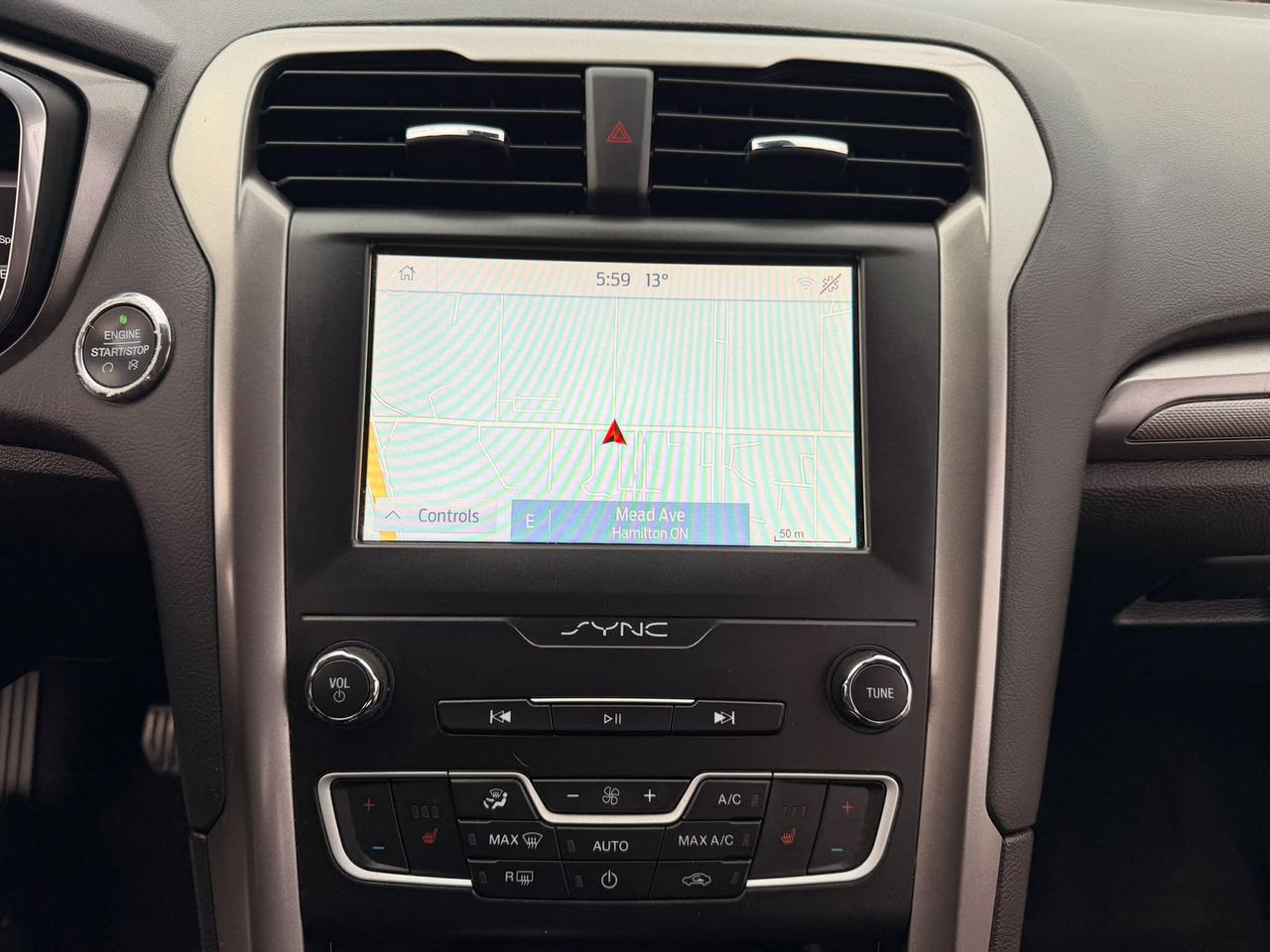 2020 Ford Fusion SE Photo
