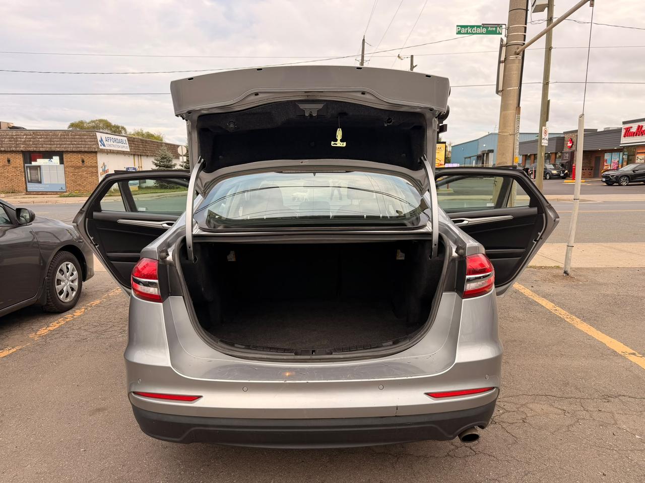 2020 Ford Fusion SE Photo