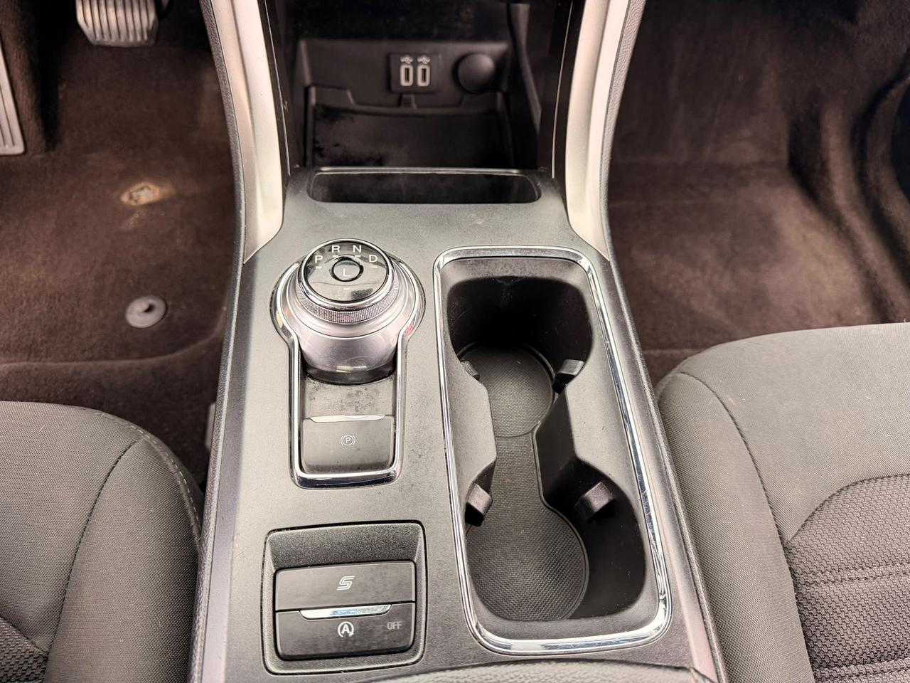 2020 Ford Fusion SE Photo