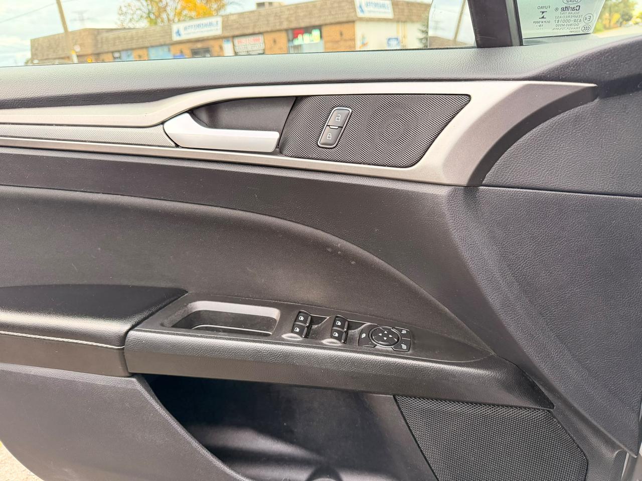 2020 Ford Fusion SE Photo