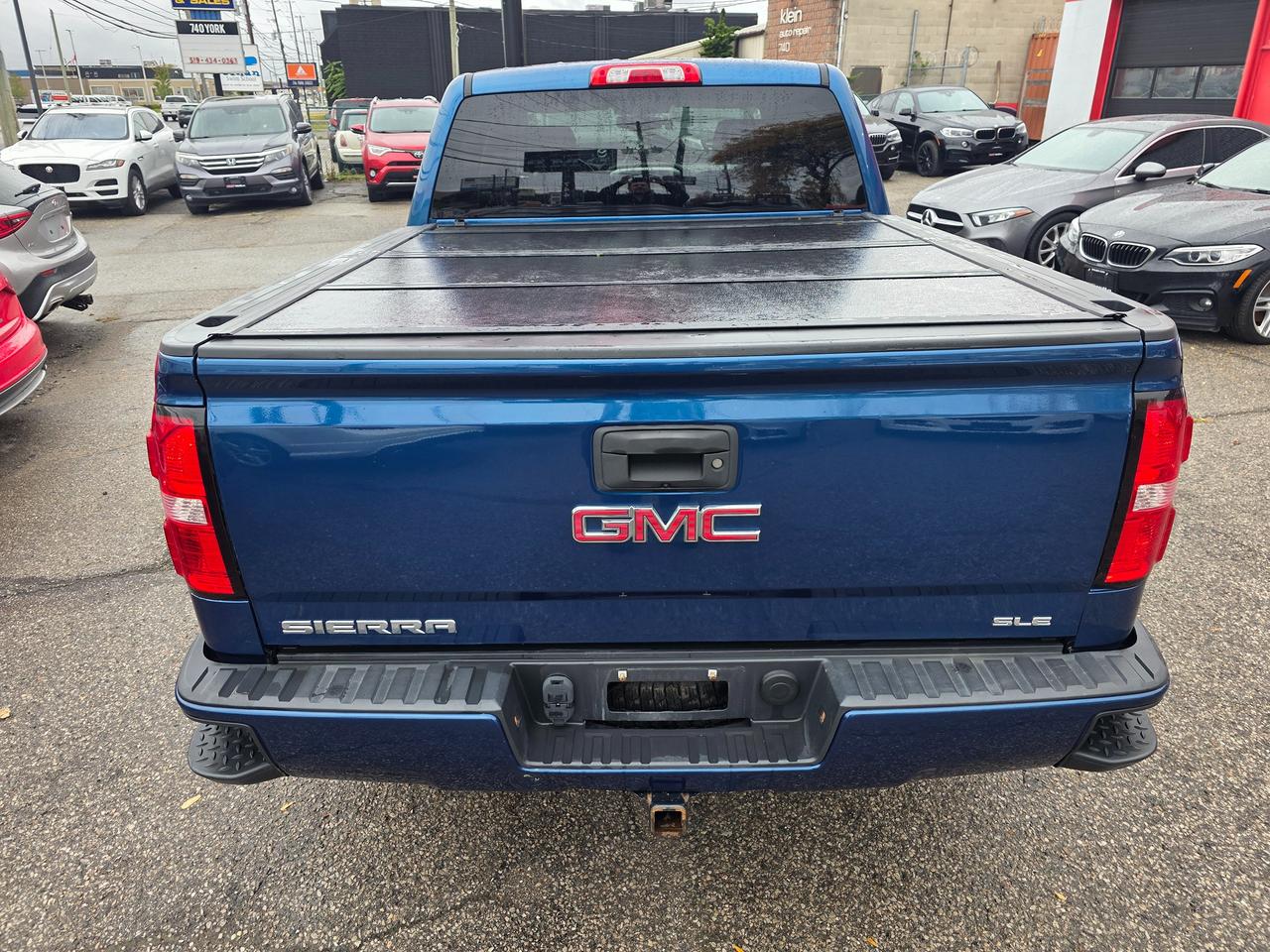 2018 GMC Sierra 1500 4WD Crew Cab SLE Elevation Photo4