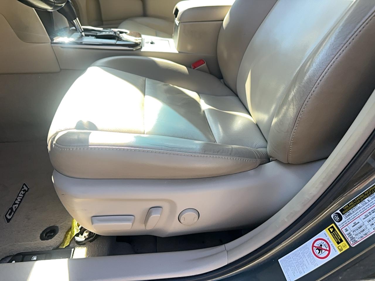 2012 Toyota Camry XLE Photo