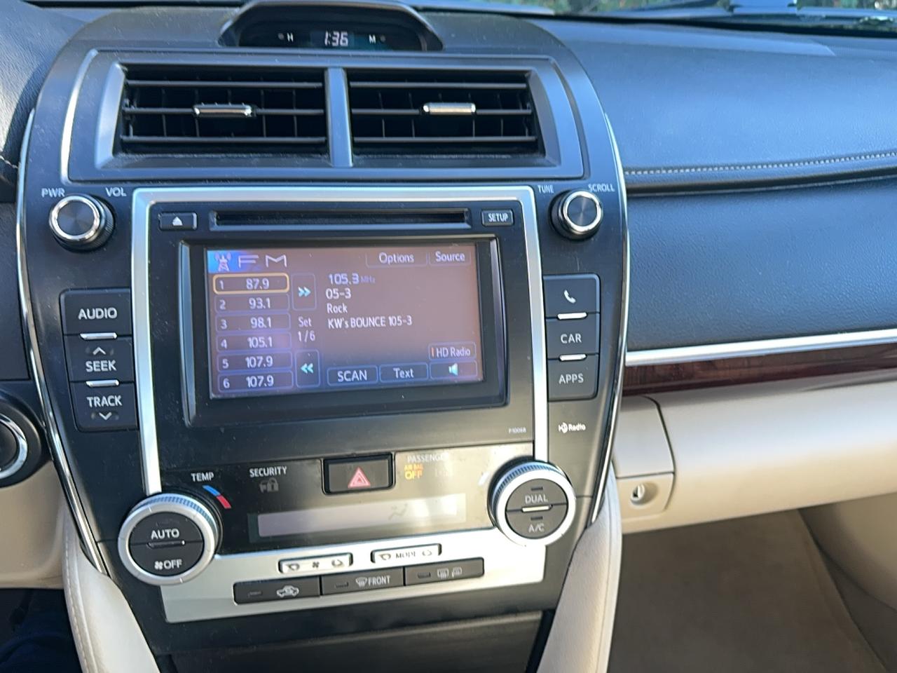 2012 Toyota Camry XLE Photo
