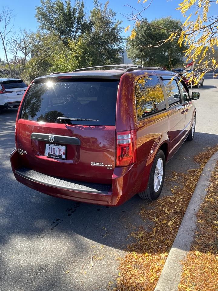 2010 Dodge Grand Caravan SE   ONLY 184,000 KMS   STOW N GO Photo