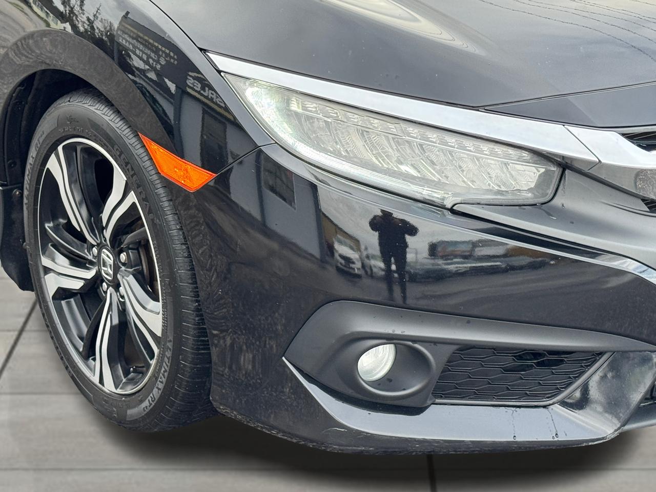 2017 Honda Civic Touring Coupe+ACCIDENT FREE+Honda Sense Photo