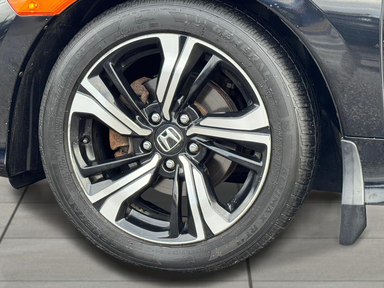 2017 Honda Civic Touring Coupe+ACCIDENT FREE+Honda Sense Photo