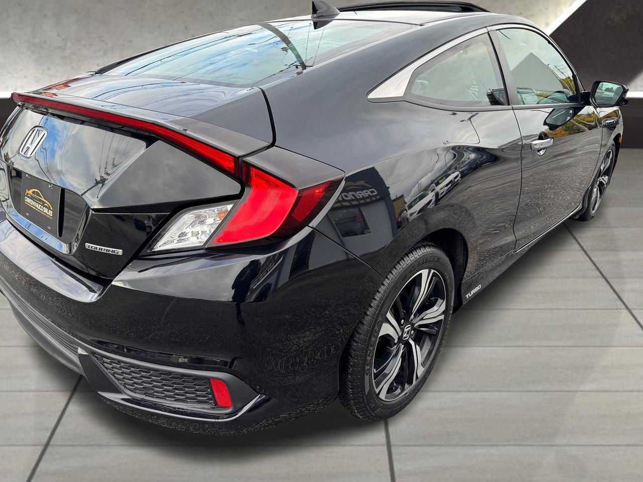 2017 Honda Civic Touring Coupe+ACCIDENT FREE+Honda Sense Photo