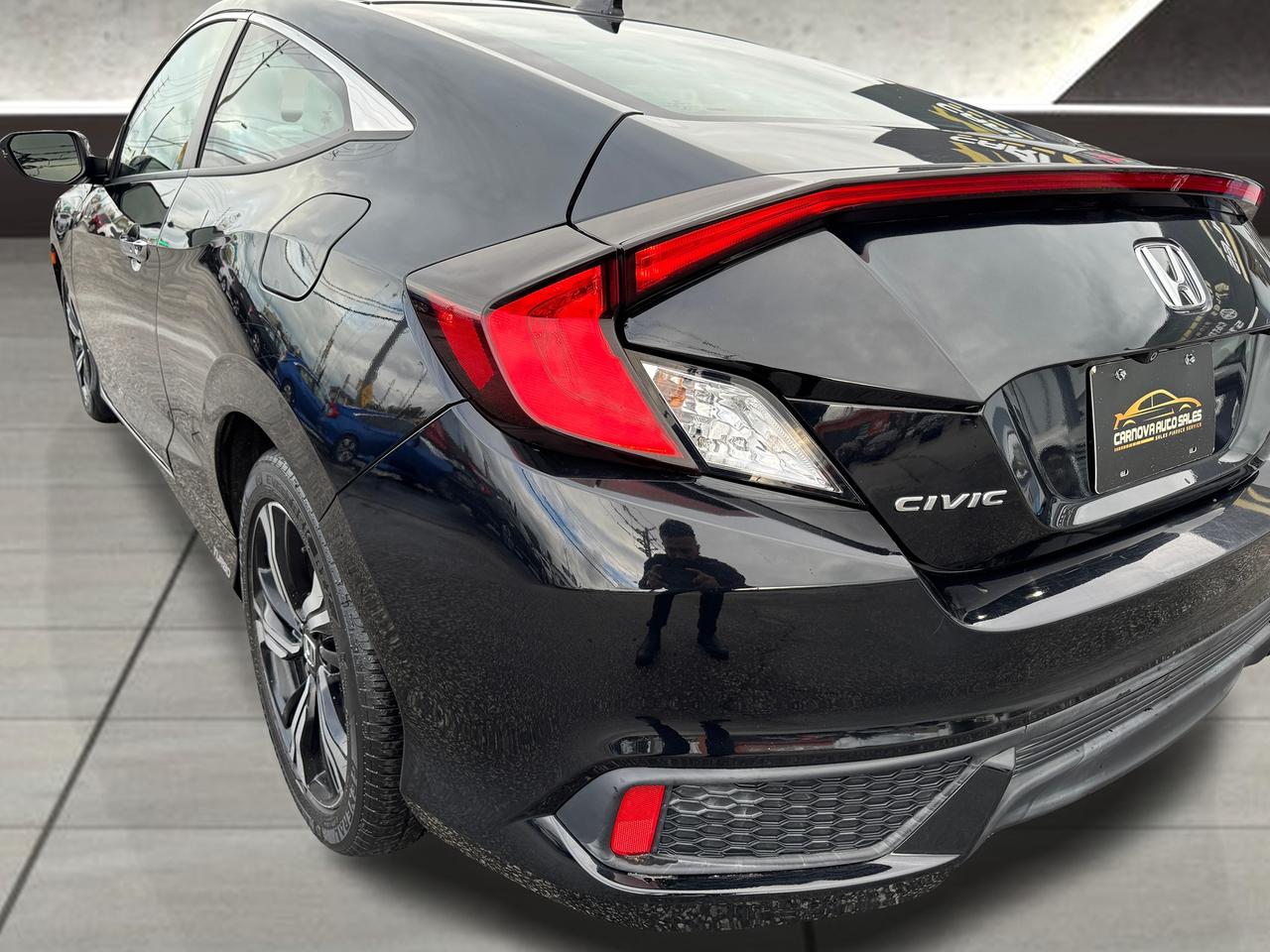 2017 Honda Civic Touring Coupe+ACCIDENT FREE+Honda Sense Photo
