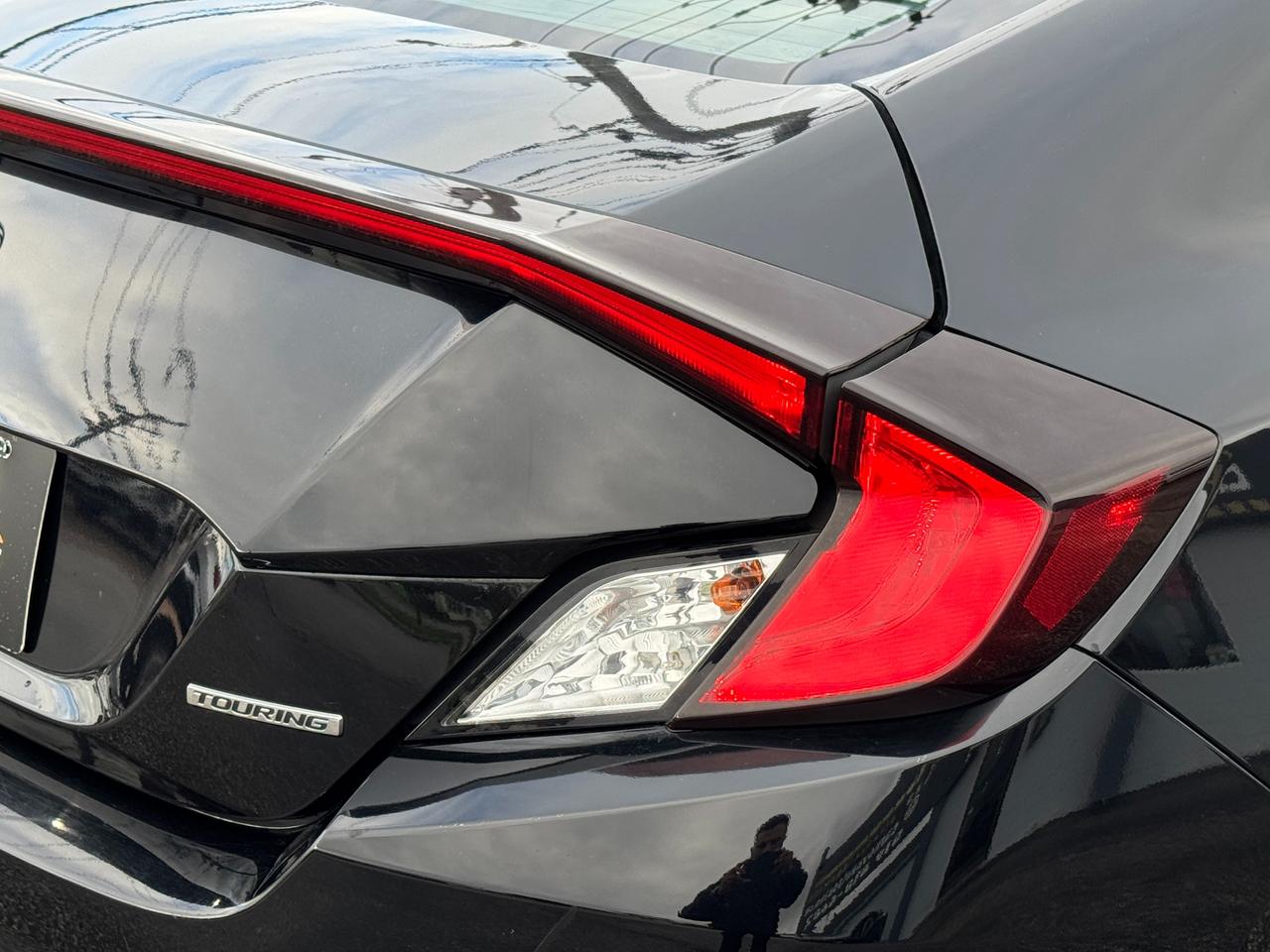 2017 Honda Civic Touring Coupe+ACCIDENT FREE+Honda Sense Photo