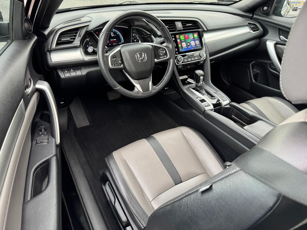 2017 Honda Civic Touring Coupe+ACCIDENT FREE+Honda Sense Photo