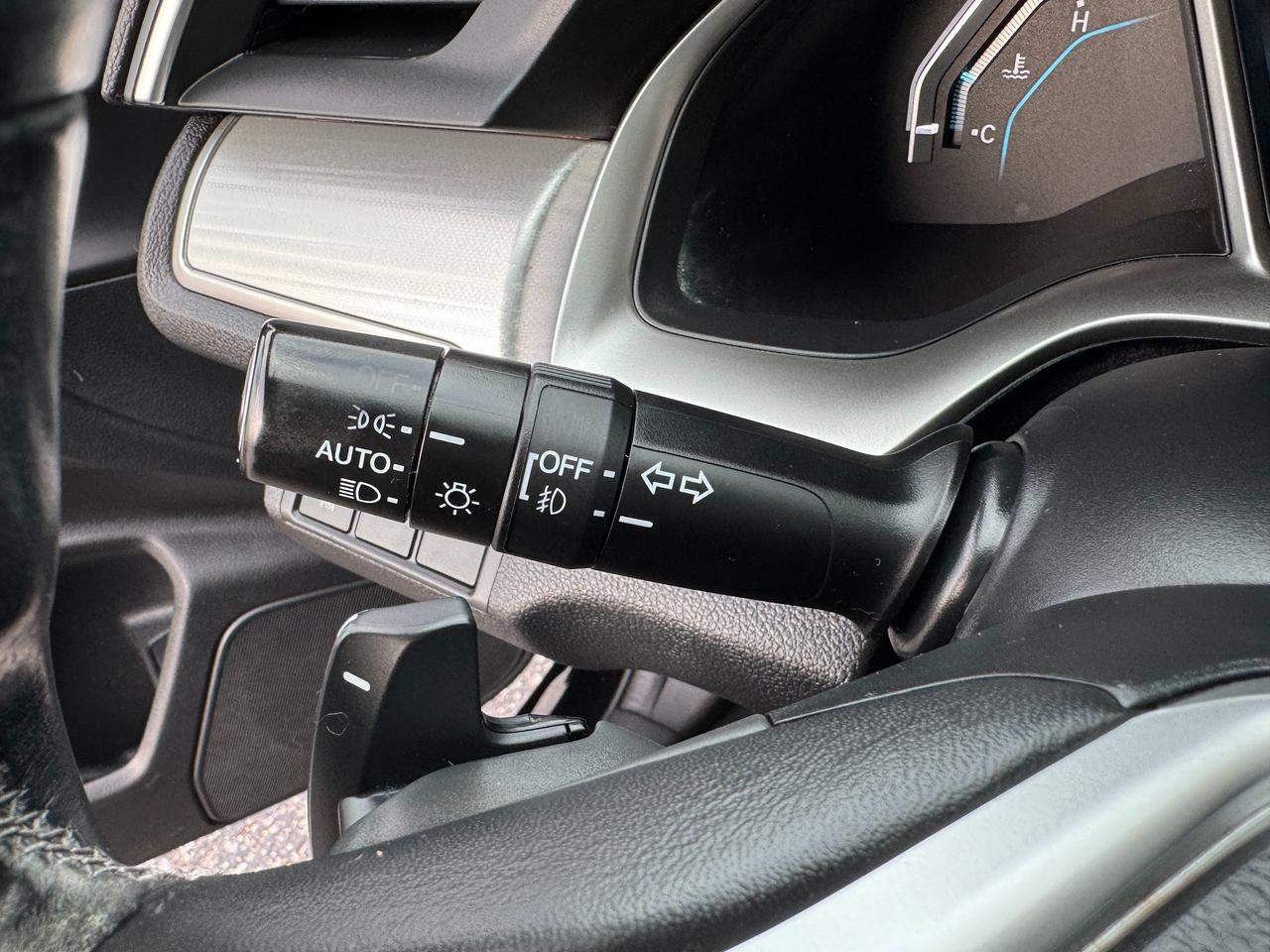 2017 Honda Civic Touring Coupe+ACCIDENT FREE+Honda Sense Photo