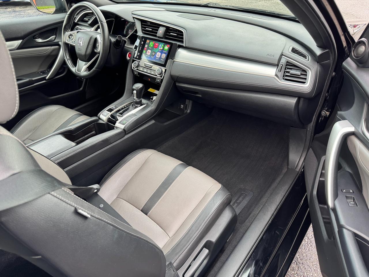 2017 Honda Civic Touring Coupe+ACCIDENT FREE+Honda Sense Photo