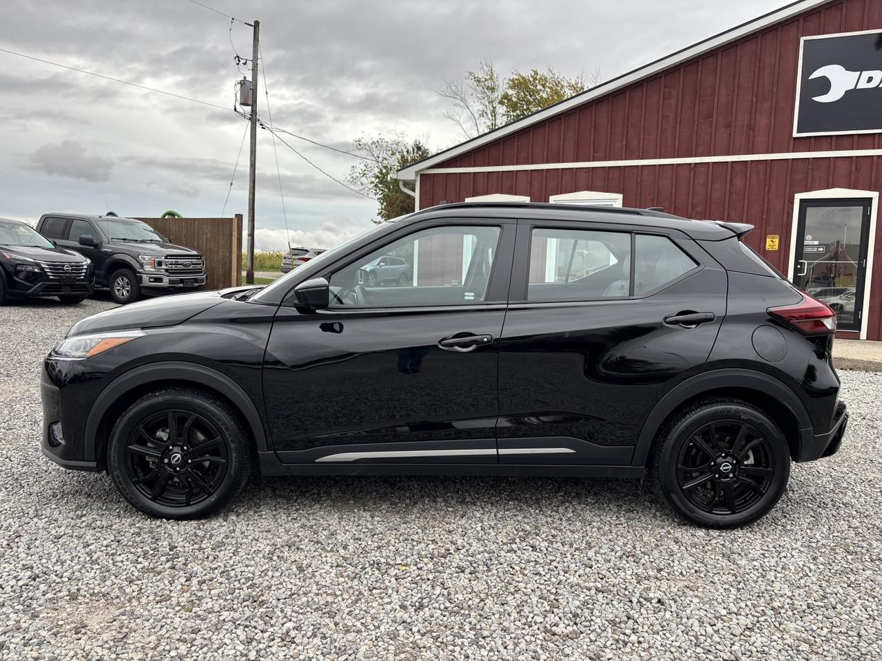 2024 Nissan Kicks SR Photo