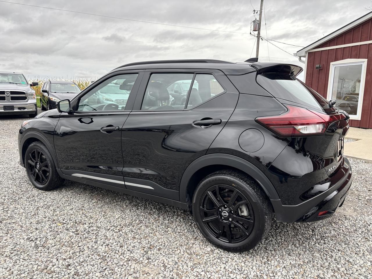 2024 Nissan Kicks SR Photo