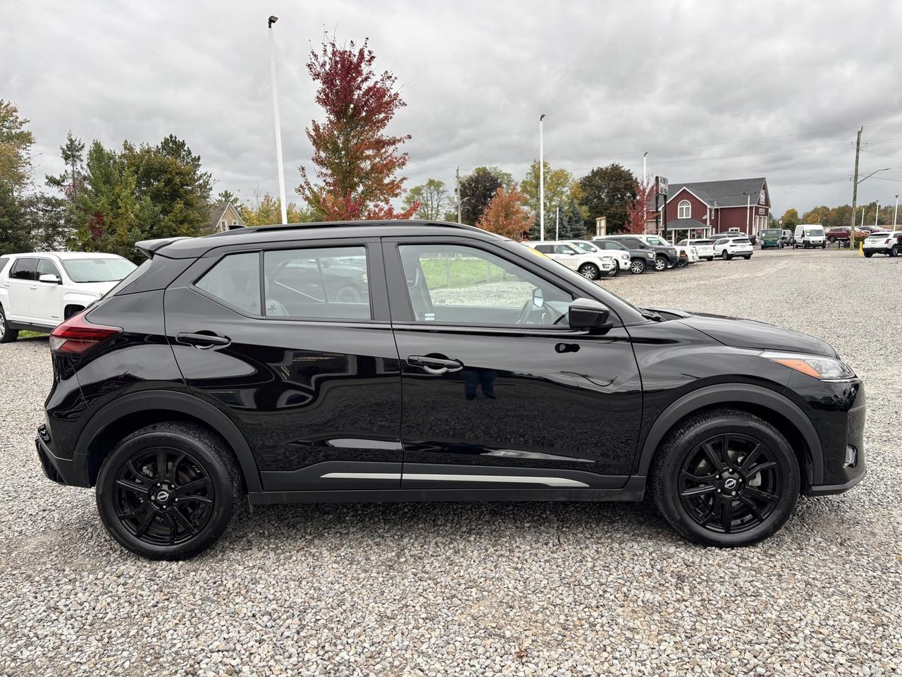 2024 Nissan Kicks SR Photo
