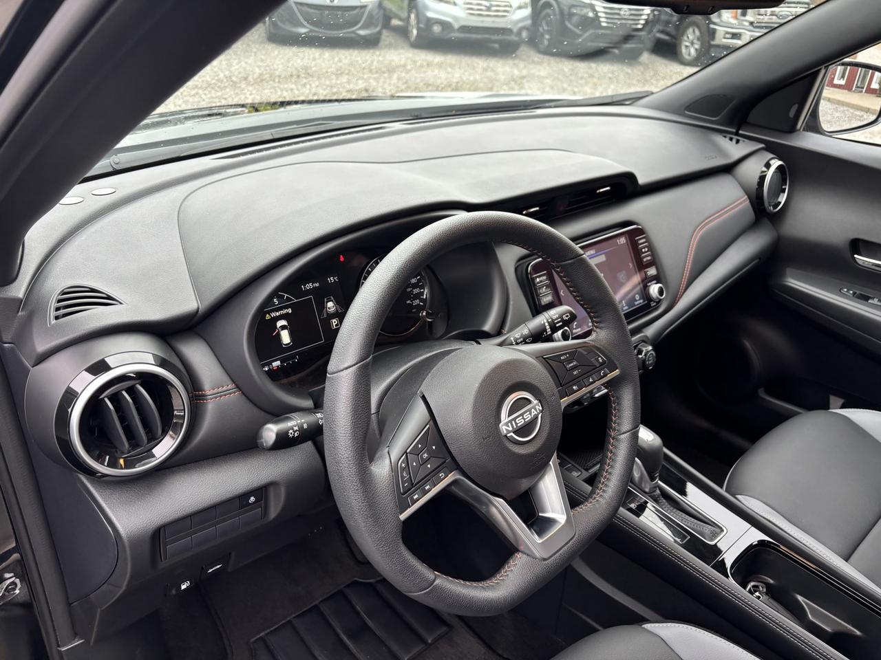 2024 Nissan Kicks SR Photo