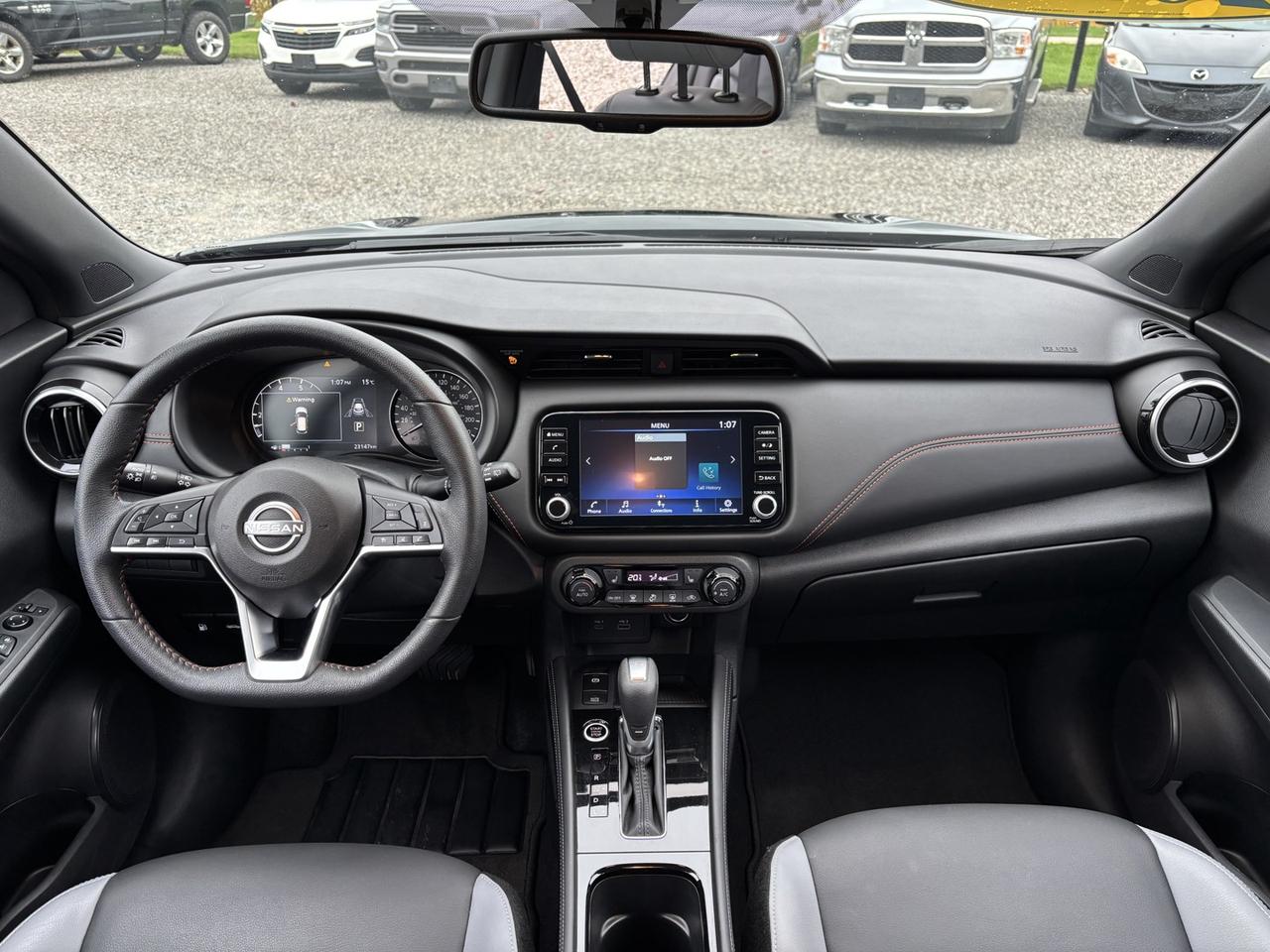 2024 Nissan Kicks SR Photo
