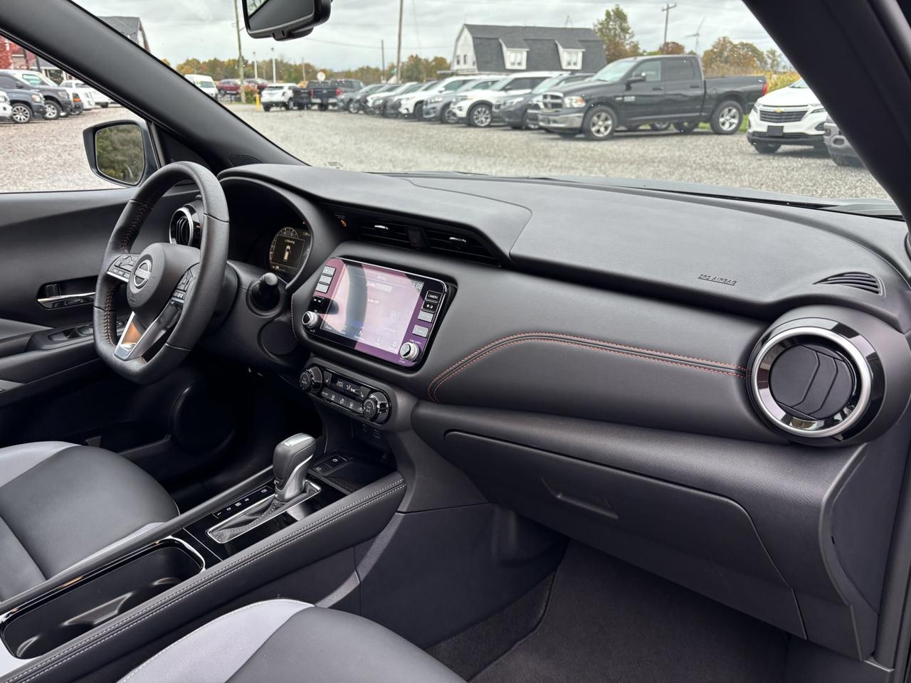 2024 Nissan Kicks SR Photo