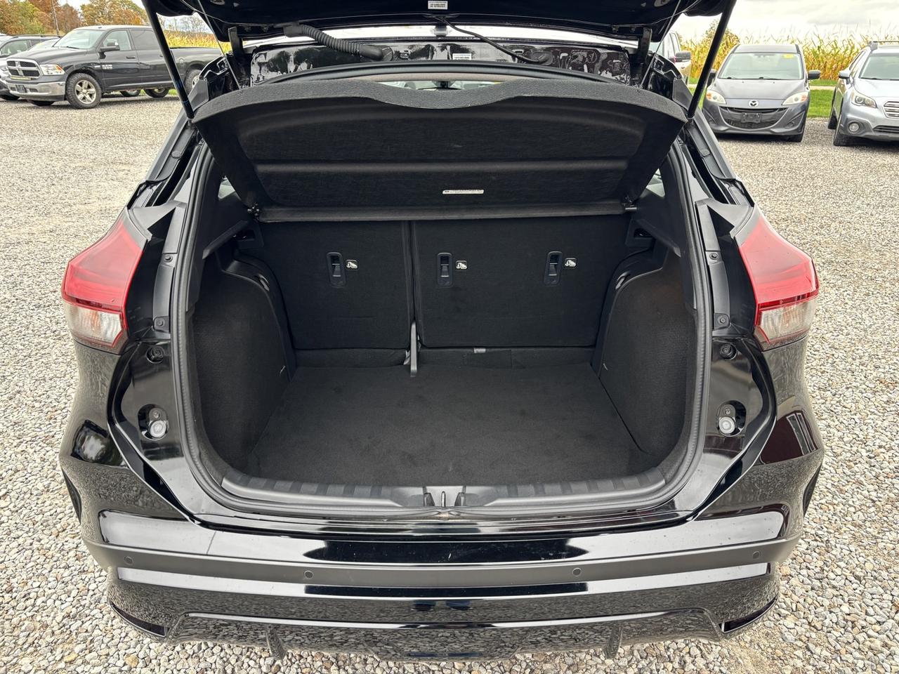 2024 Nissan Kicks SR Photo