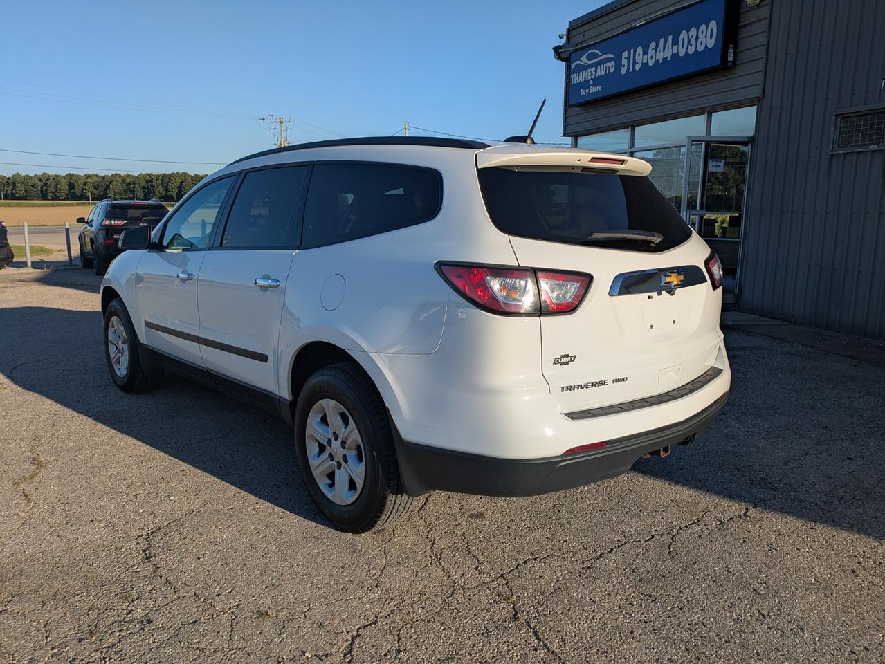 2017 Chevrolet Traverse LS AWD Photo
