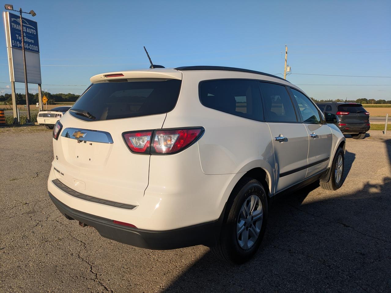 2017 Chevrolet Traverse LS AWD Photo