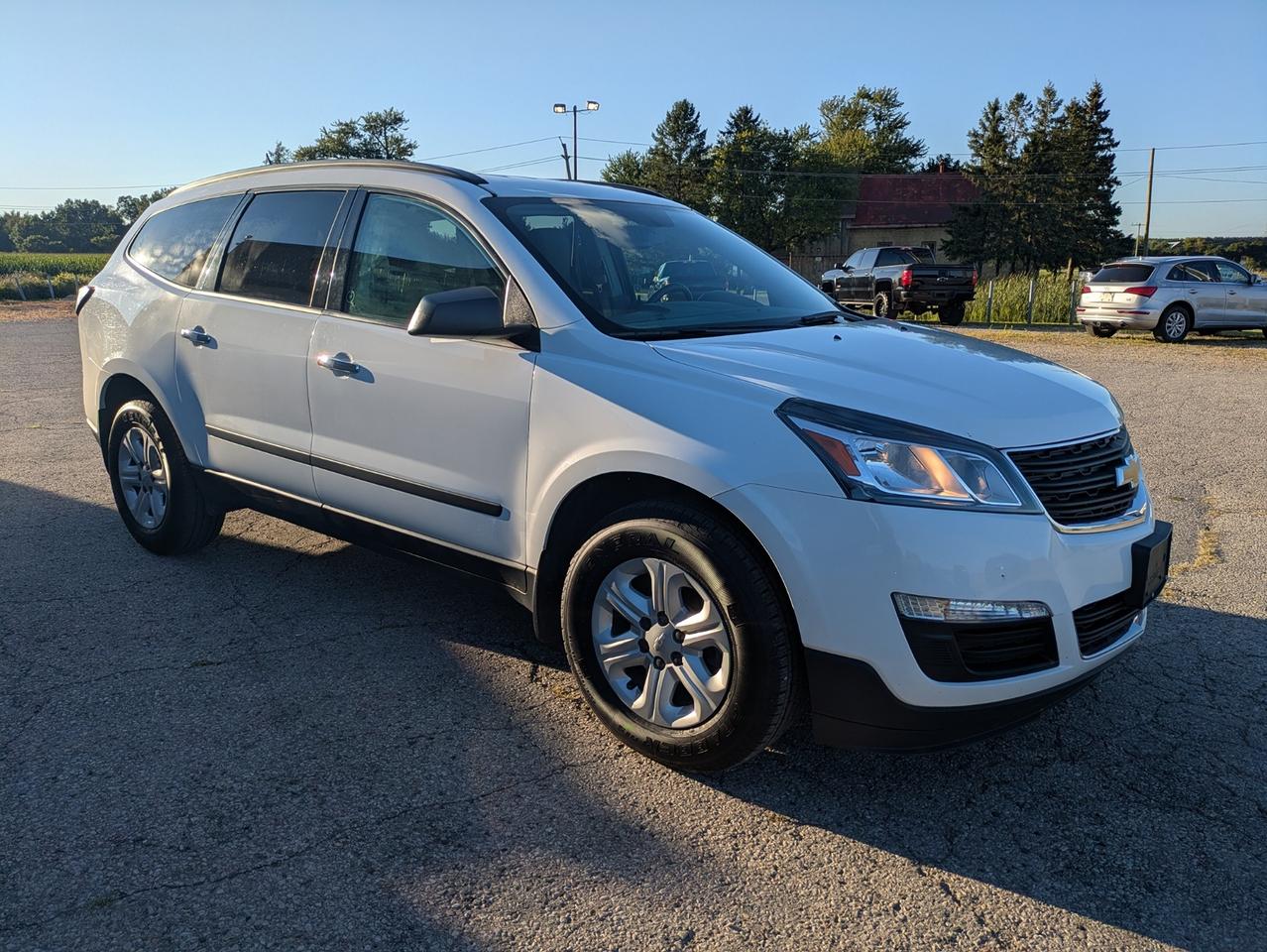 2017 Chevrolet Traverse LS AWD Photo