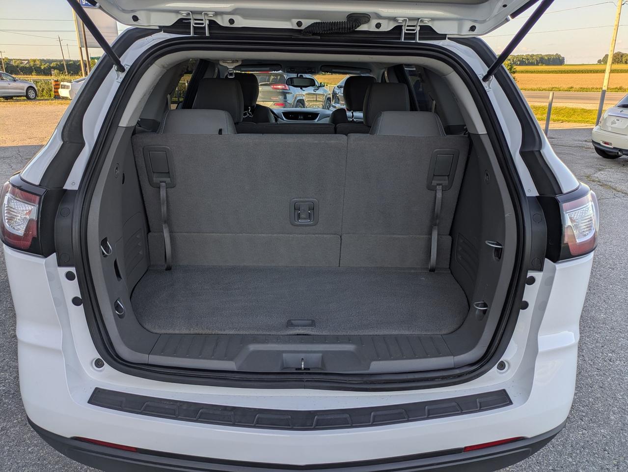 2017 Chevrolet Traverse LS AWD Photo