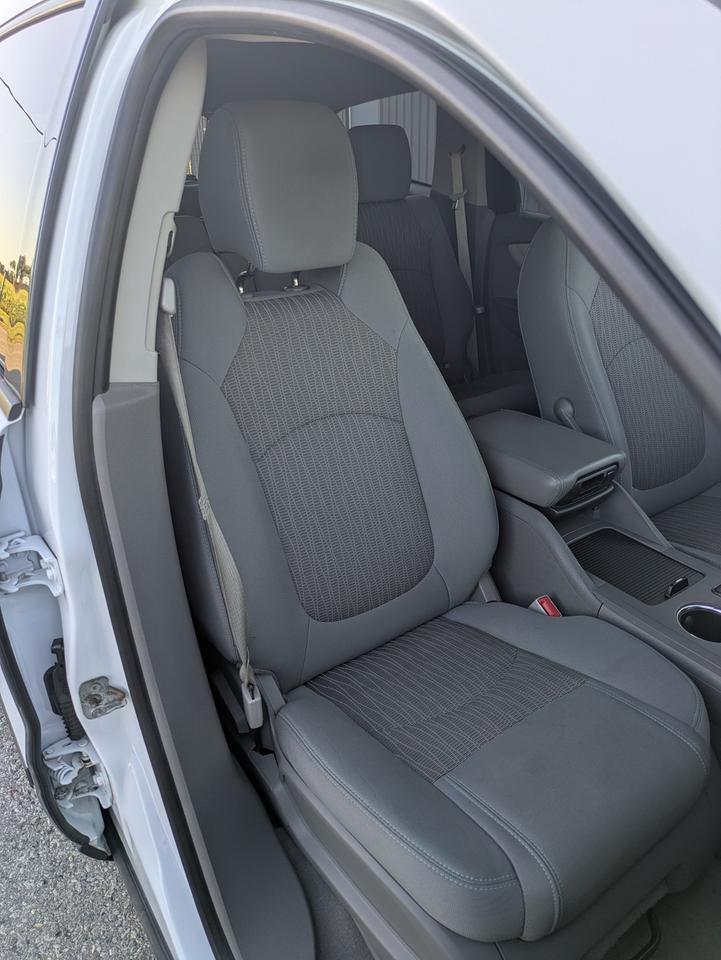 2017 Chevrolet Traverse LS AWD Photo