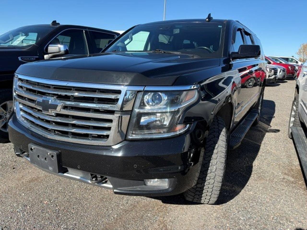 2017 Chevrolet Suburban LT Photo1