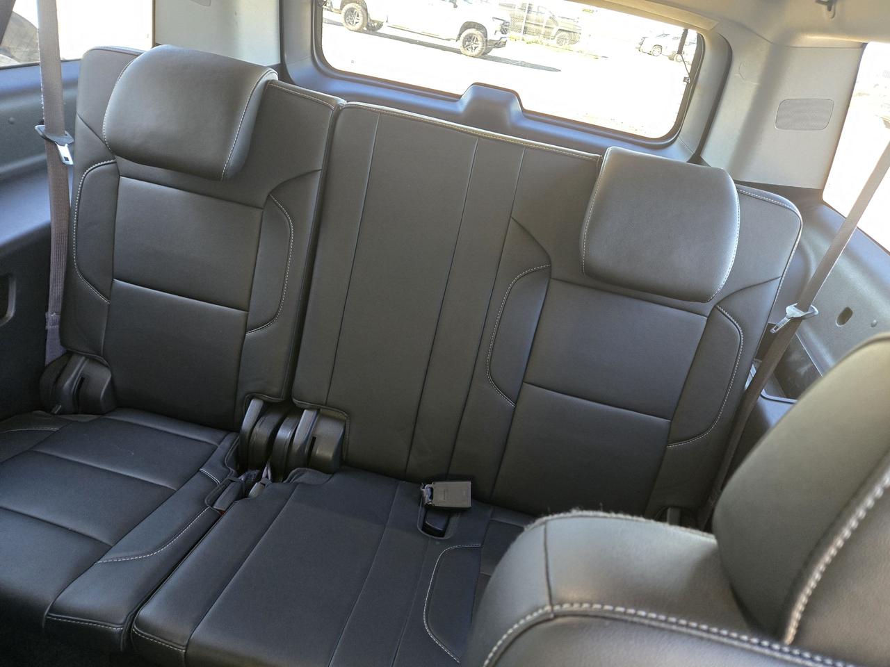 2017 Chevrolet Suburban LT Photo