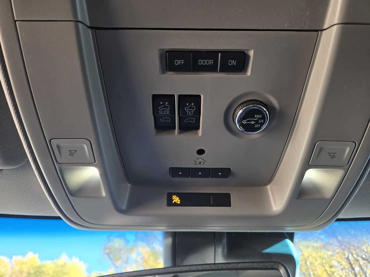 2017 Chevrolet Suburban LT Photo