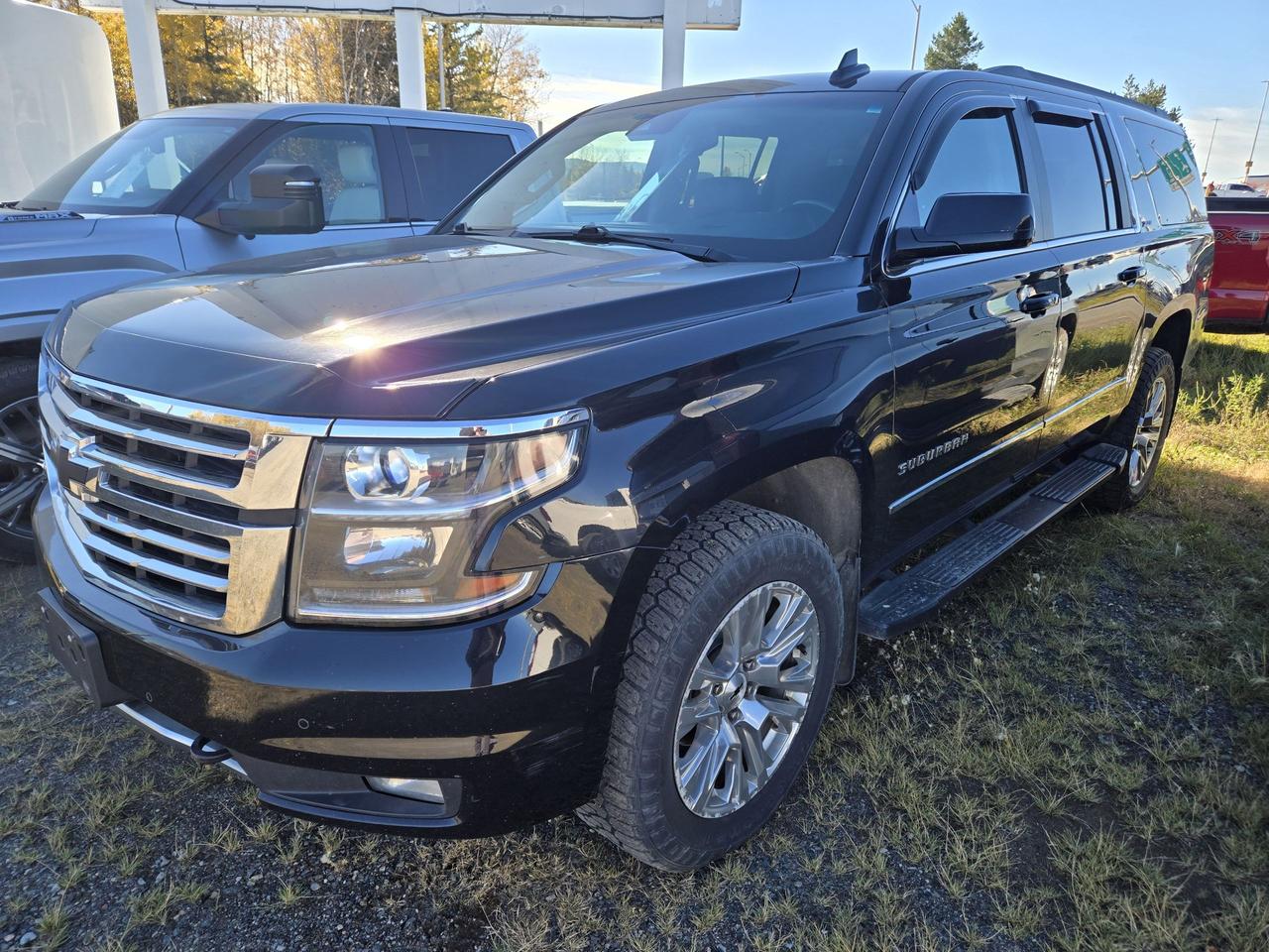 2017 Chevrolet Suburban LT Photo