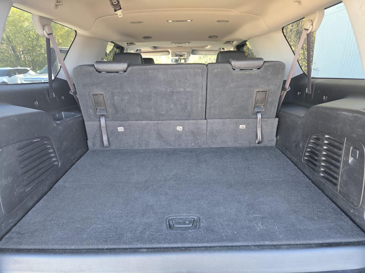2017 Chevrolet Suburban LT Photo