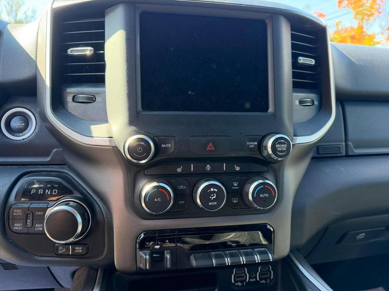 2020 RAM 1500 Big Horn 4x4 Crew Cab 6'4" Box Photo