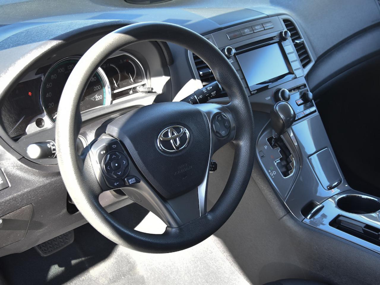 2016 Toyota Venza LE Photo